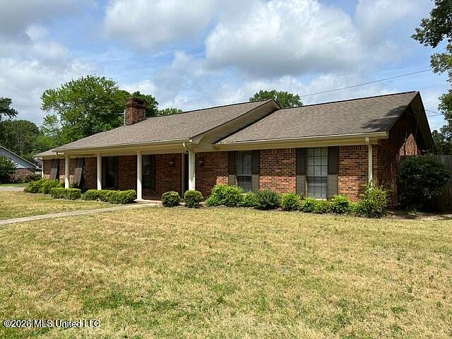 1st image of 304 Shadowood Ln