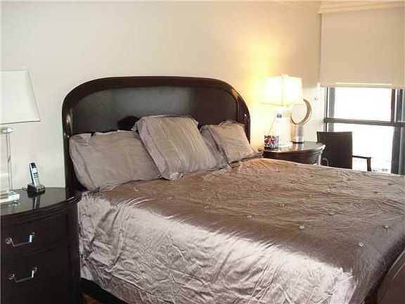 3rd image of 1000 W Island Blvd APT 1510