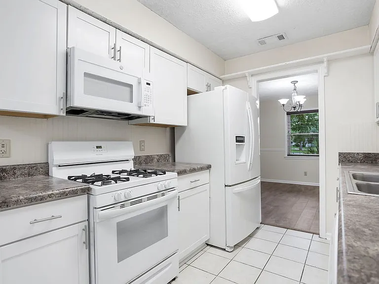 1 Cambridge Ct — Photo 10