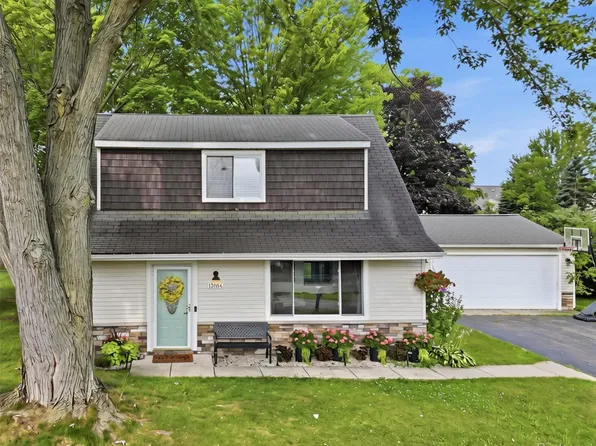 13084 Torrey Rd, Fenton, MI 48430