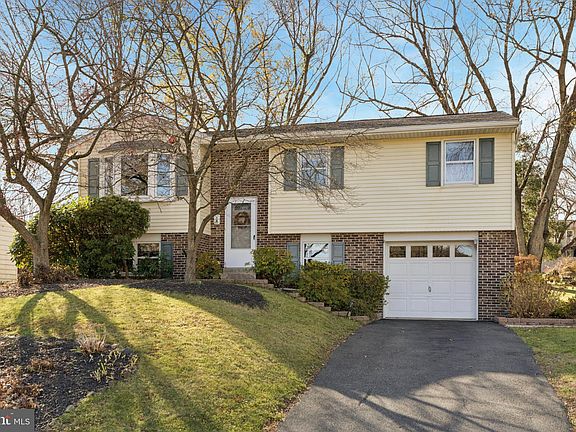 2nd image of 34 Chestnut Ln
