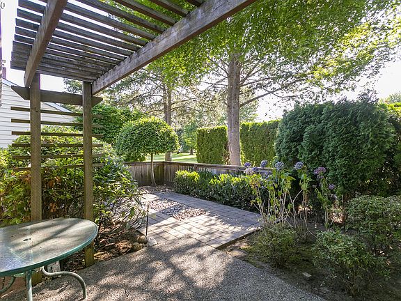 3rd image of 2523 SE Spyglass Dr