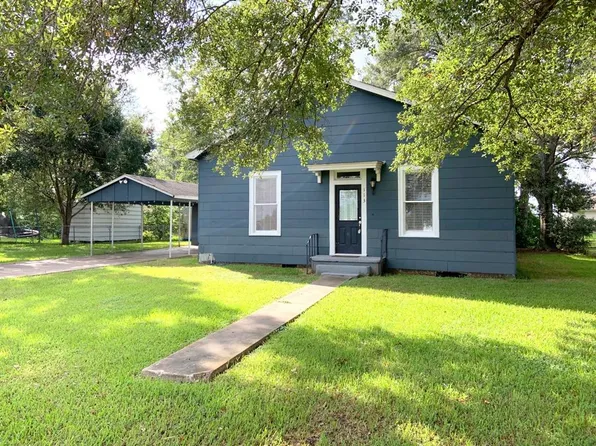 113 Shimek St, El Campo, TX 77437