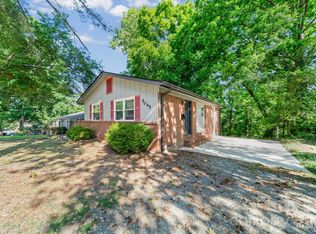 5045 Curtiswood Dr, Charlotte, NC 28213