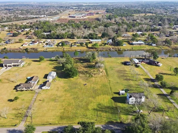 0 Robinson Rd, Hitchcock, TX 77563