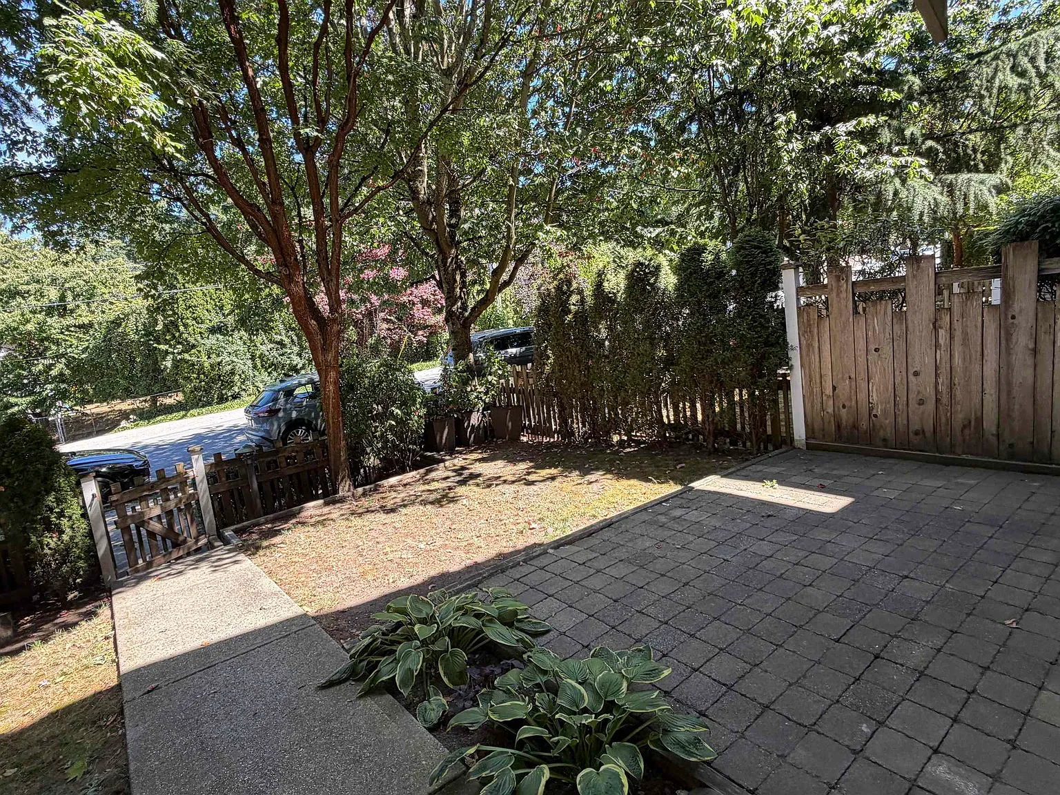 3 bed, 1577 sqft, $3,300 — Photo 2