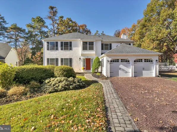 34 Picadilly Cir, Marlton, NJ 08053