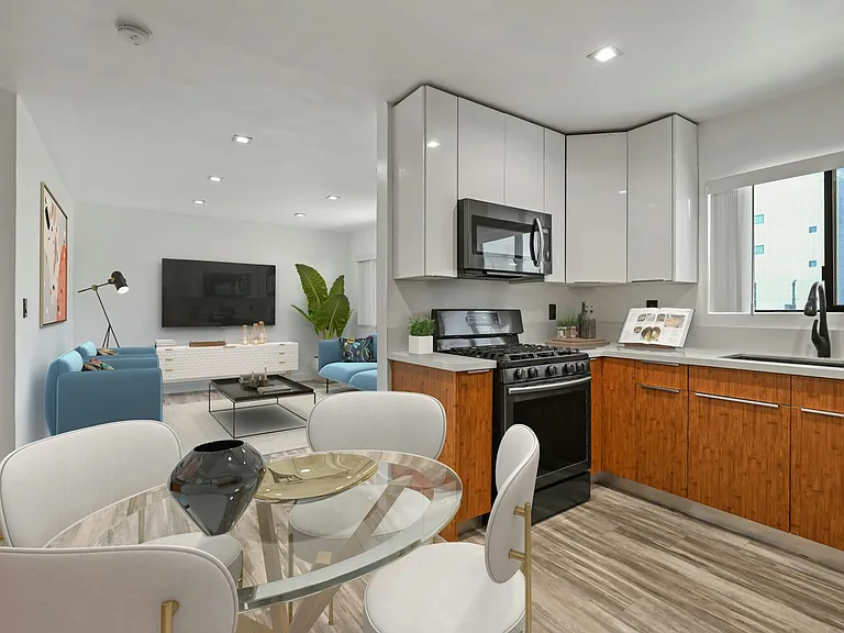 830 Bartlett St #6 — Photo 3