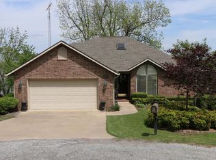 205 Walnut Cir, Grove, OK 74344