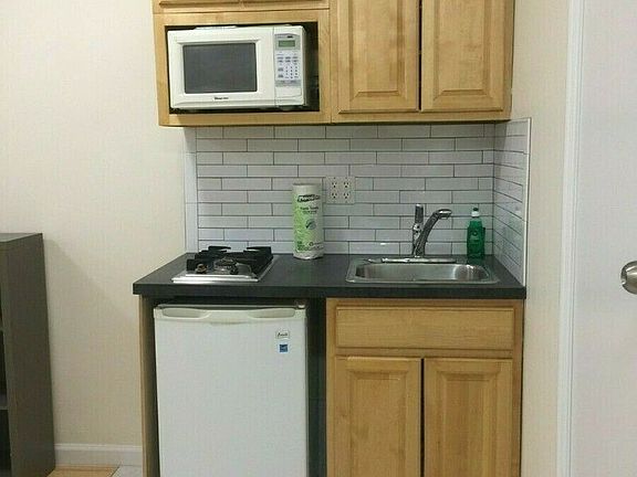 4th image of 351 W 29th St APT 20