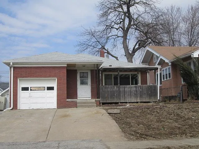 2420 Titus Ave