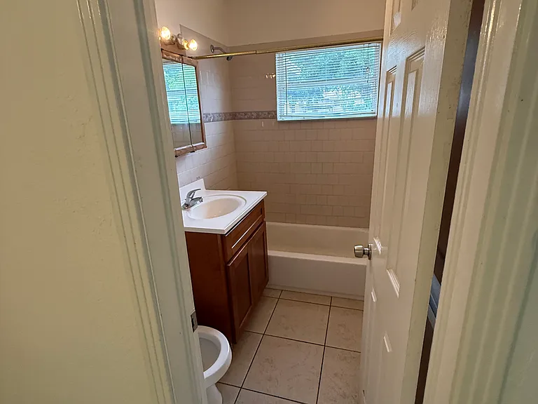 3009 W Beach St — Photo 5