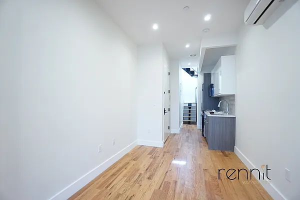 Rented by Rennit Inc. | media 4