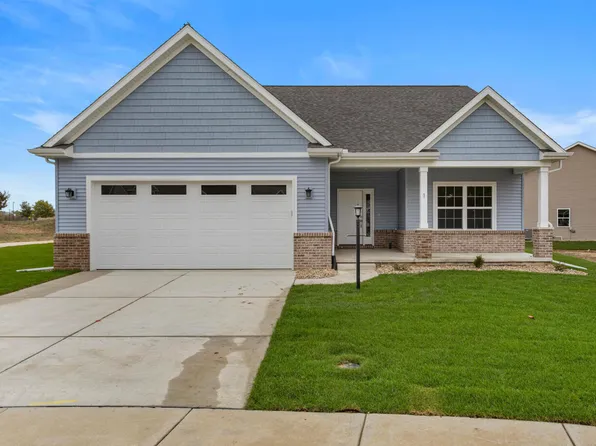 1 Forest Ct, Monticello, IL 61856