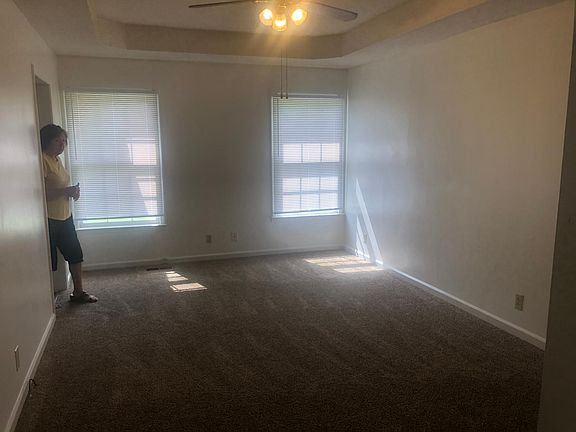 4th image of 580 Anita Dr