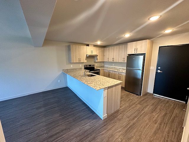 2nd image of 3612 Center St