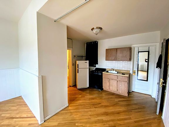 3rd image of 1359 W Chicago Ave APT B7