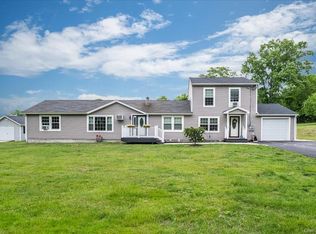 13 Marotta Dr, New Windsor, NY 12553
