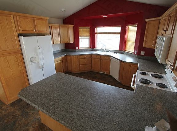 3rd image of 3837 Avenue D