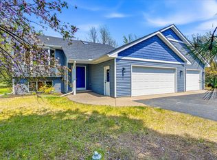 3961 224th Ave NW, Oak Grove, MN 55303