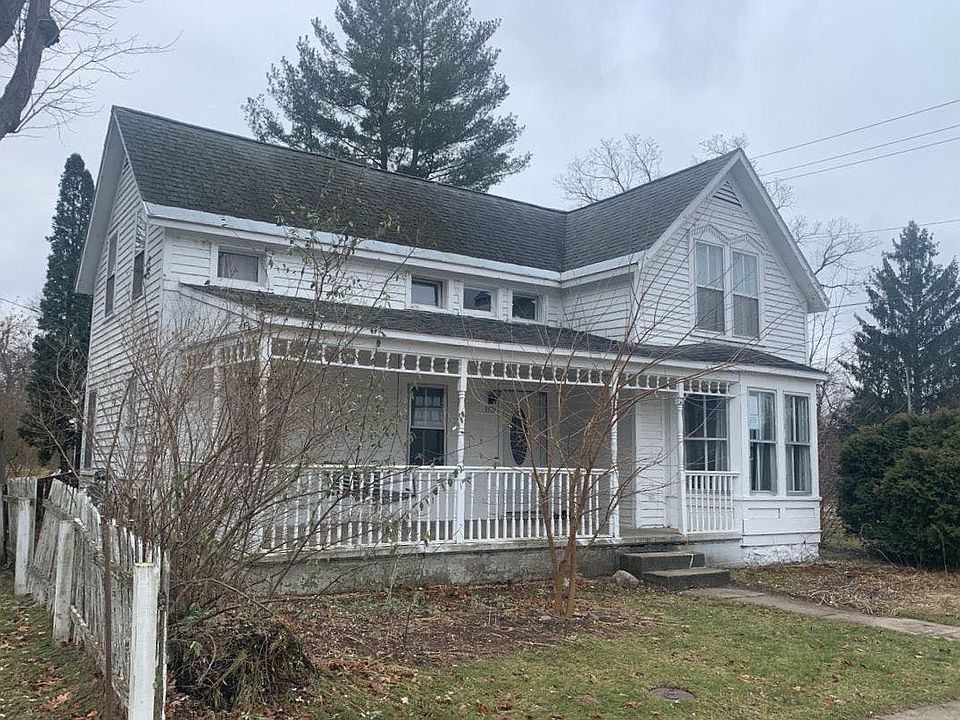 1st image of 1110 E James St