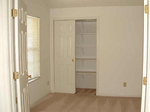 5th image of 7333 N Brackenwood Dr