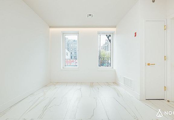 3rd image of 130 Graham Ave #2E