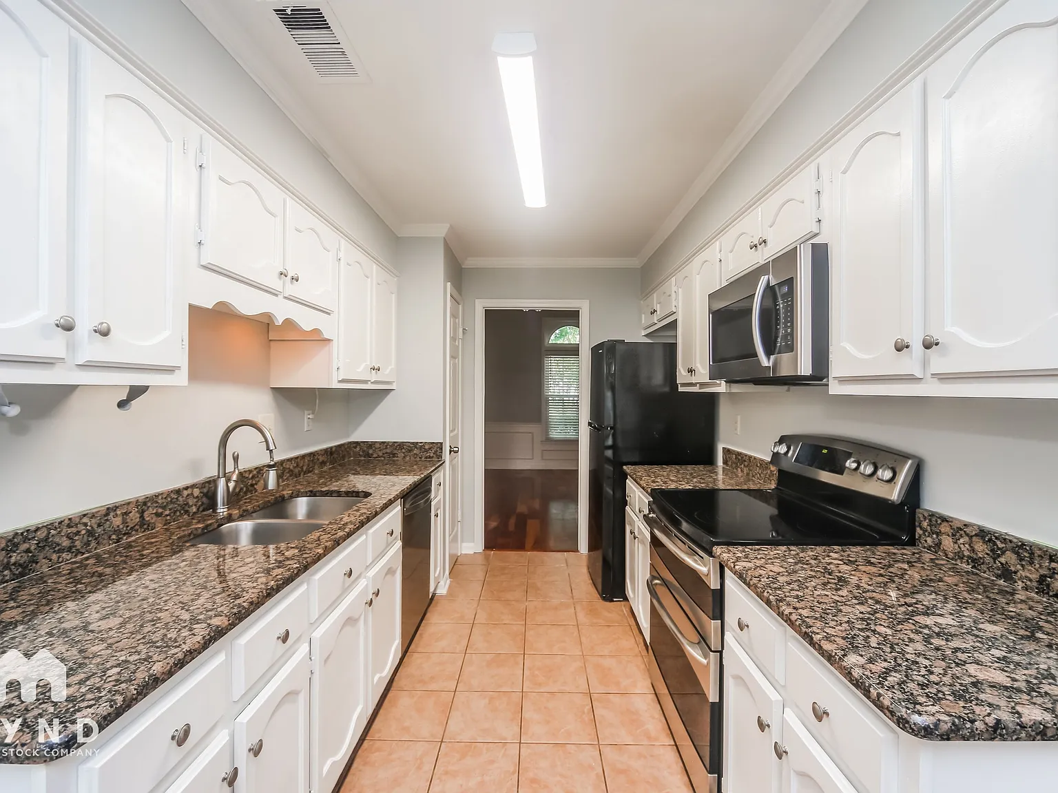 5 bed, 3.0 bath, 2581 sqft, $2,310 — Photo 4