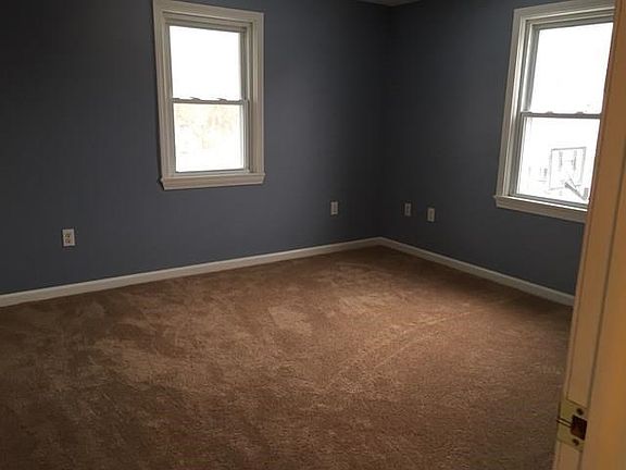 3rd image of 809 Hulett St