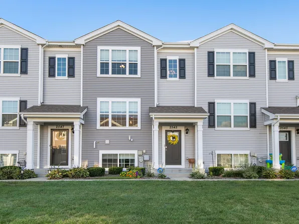 2545 Bella Dr, Pingree Grove, IL 60140