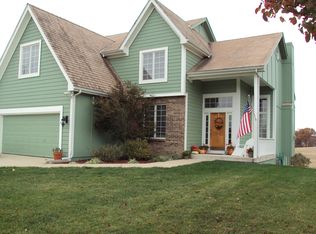 24561 Tontine Rd, Kansas City, KS 66109