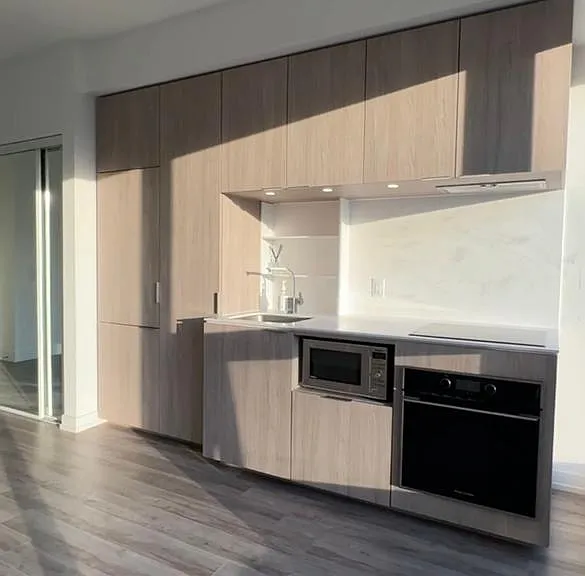 75 Shuter St #2015 — Photo 8