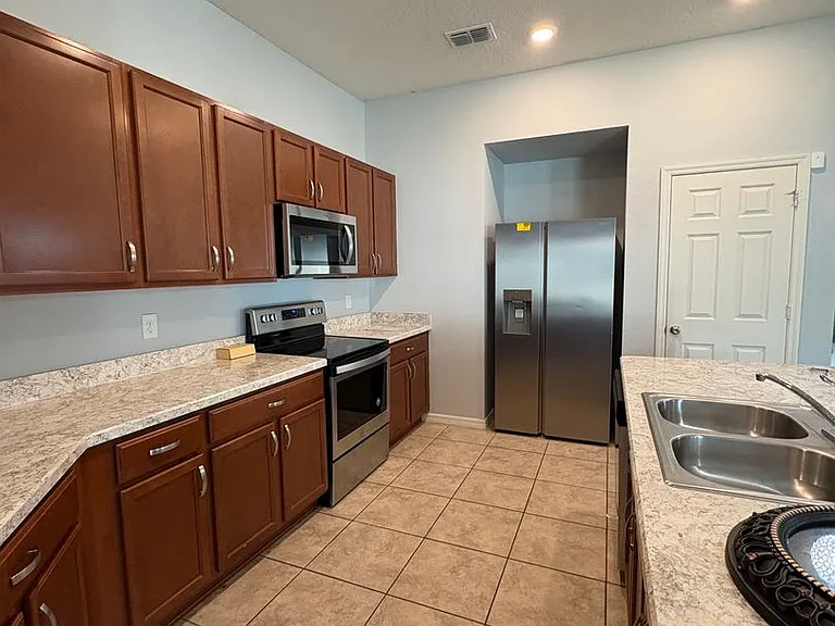4751 Maplewild Ln — Photo 6