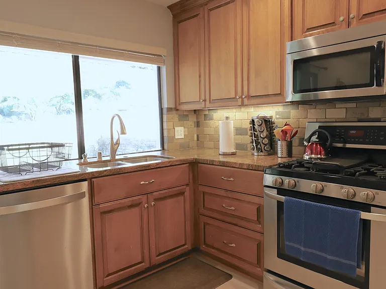 25225 York Cir — Photo 13