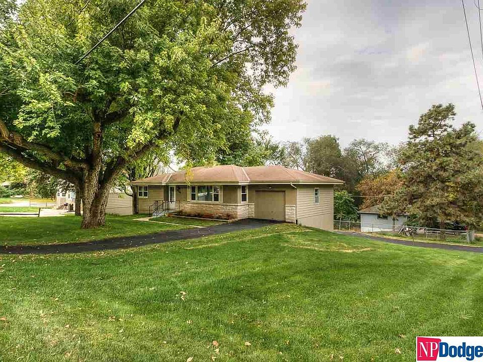 1st image of 920 Bellevue Blvd N