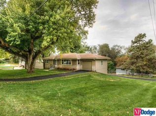 920 Bellevue Blvd N, Bellevue, NE 68005