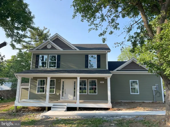 55 Prospect Ave, Bunker Hill, WV 25413