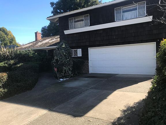 3rd image of 792 Royal Garden Ave