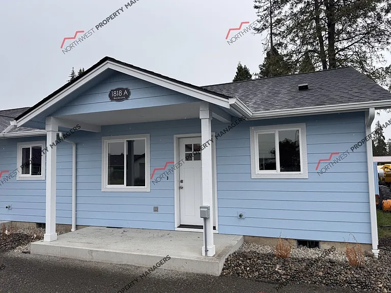 1818 Brenda Ln — Photo 1
