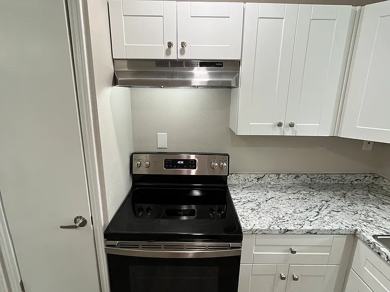 8438 Maddox Ave — Photo 9