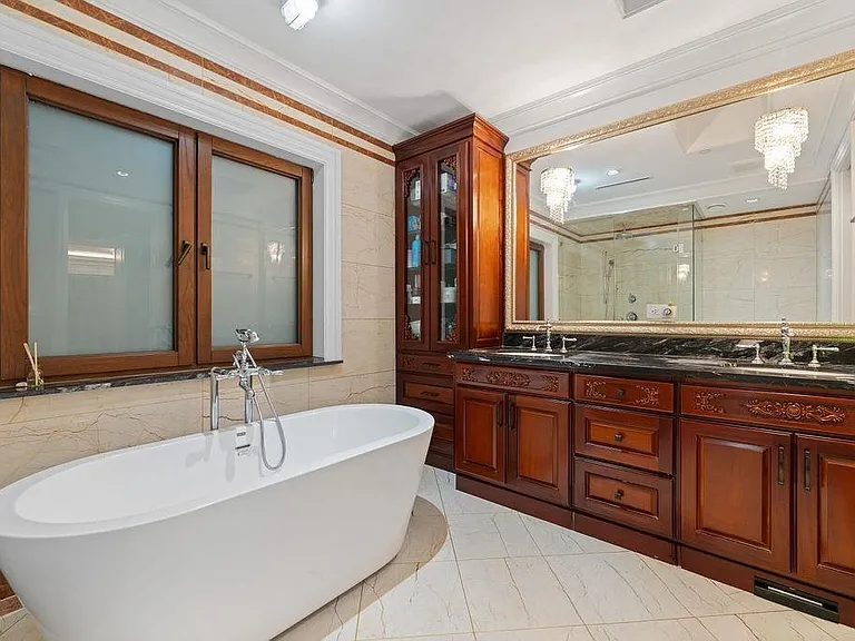 1327 Chartwell Dr — Photo 7