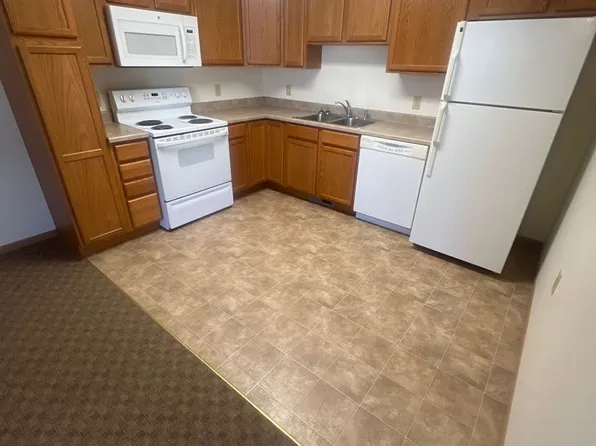 Lampe Estates 261, 261 7th St NW #7, Huron, SD 57350