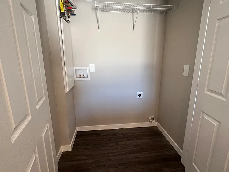 424 E Wood Ave — Photo 8
