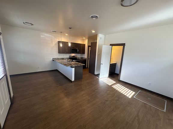 3rd image of 4330 Glenwood Dr Unit D