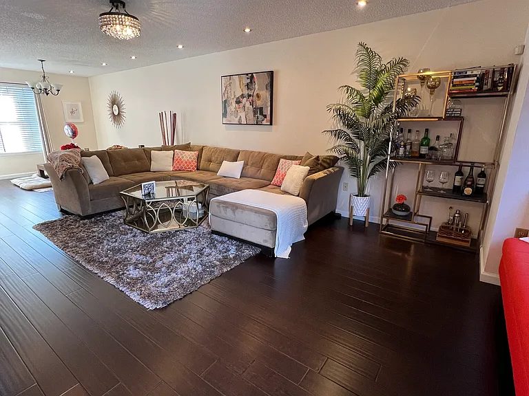 22 Daniel Dr #22 — Photo 2