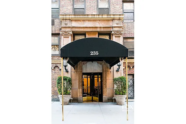 Sold by Fox Residential Group | media 7