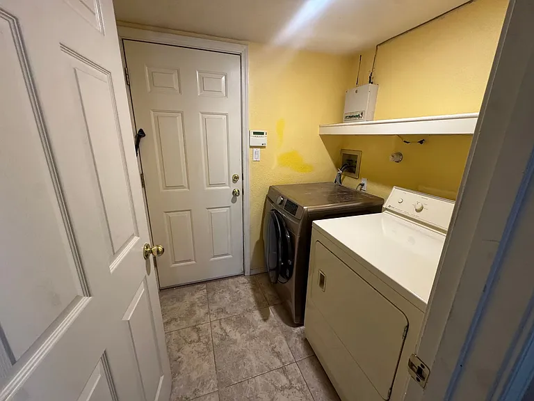 1142 Narcisco St NE — Photo 19