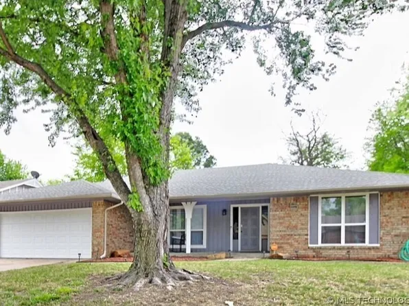 10732 E 29th Pl, Tulsa, OK 74129