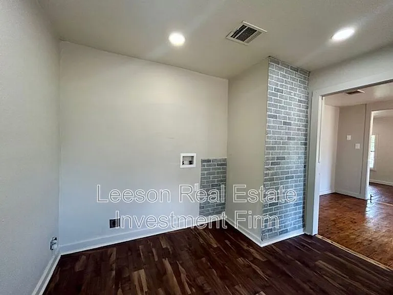 7041 Penny St — Photo 8