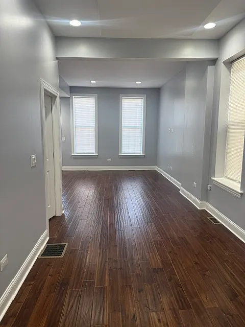 3 bed, 1.5 bath, 1140 sqft, $2,450 — Photo 2